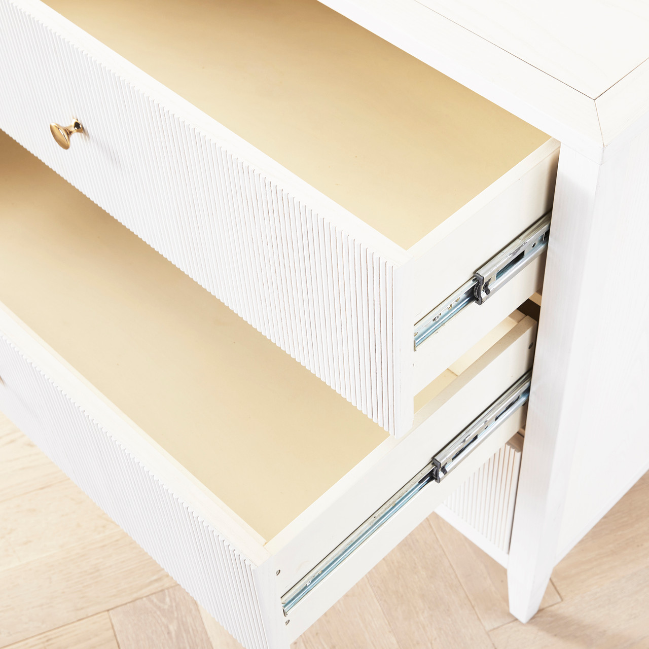 Viola Wide Dresser~011437229